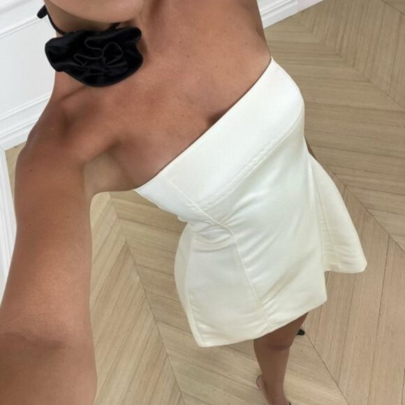 WeWoreWhat Size 4 NWT Strapless Peplum Mini Dress in Ecru Cream Ivory - Picture 3 of 12